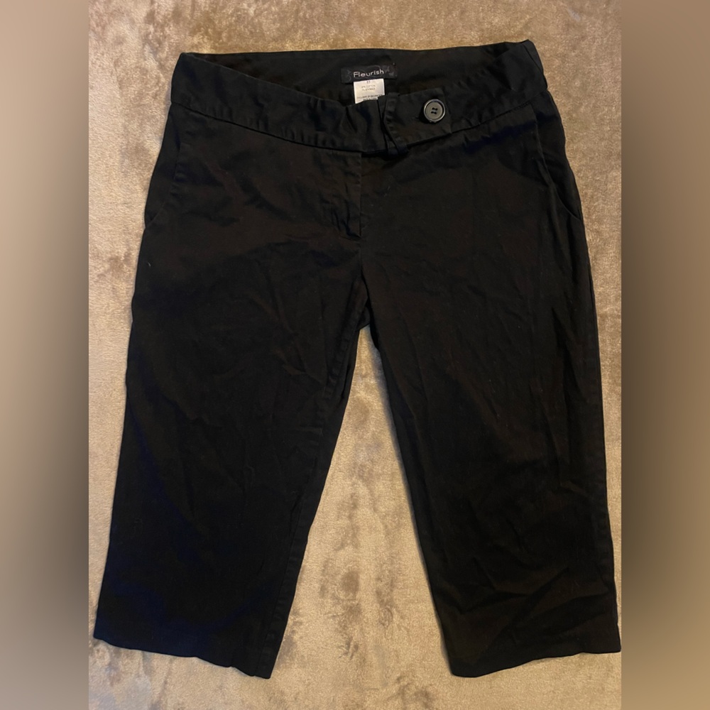 Fleurish Black Capris